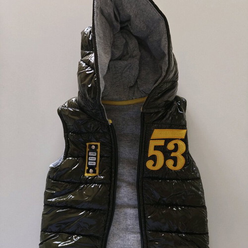 Hashtag sleeveless baby vest with hood like new, 18 months