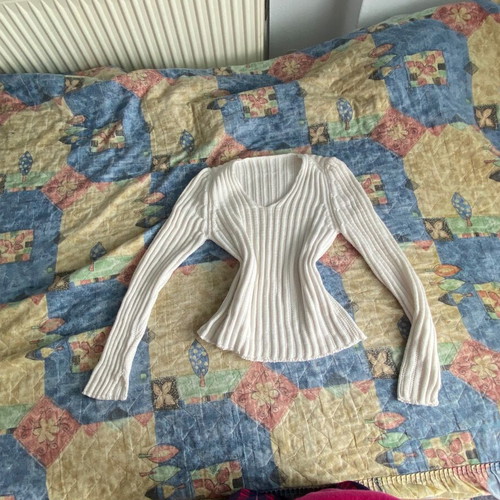 Vintage Y2K white sweater new, slim fit