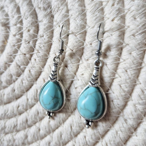 Boho Earrings new with turquoise beads and silver color