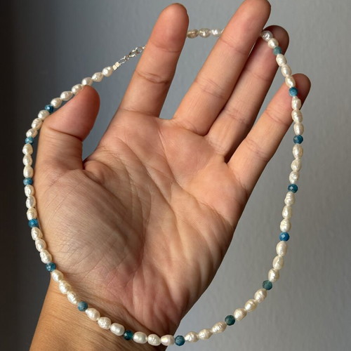 Pearl necklace with apatite and 925 silver clasp like new