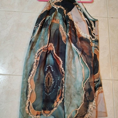 Shein dress size L new, loose style, knee length
