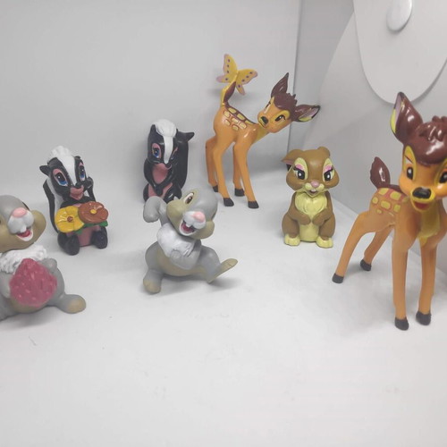 Bambi Disney figure set like new, 7 pieces