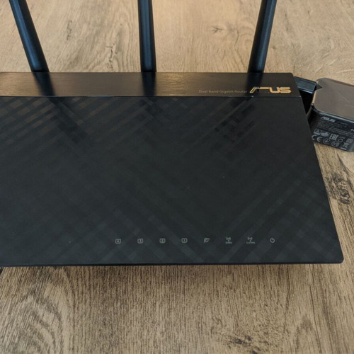 Asus RT-AC66U-B1 gigabit router used, AC1750, 4 LAN ports
