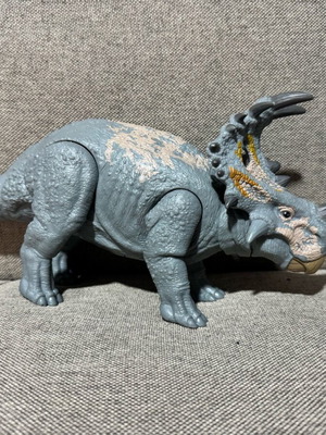 Jurassic World Sinoceratops dinosaur toy used, large size
