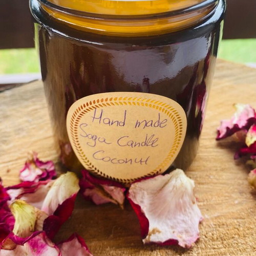 Handmade soy wax candle with coconut scent in 240 ml jar