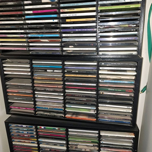 CDs with old Greek songs like new, pack of 100