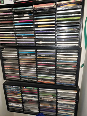 CDs with old Greek songs like new, pack of 100