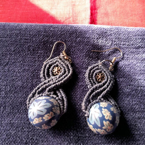 Macrame earrings blue like new, denim color