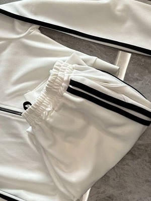 White sportswear set with elastic cuffs, made in Italy
