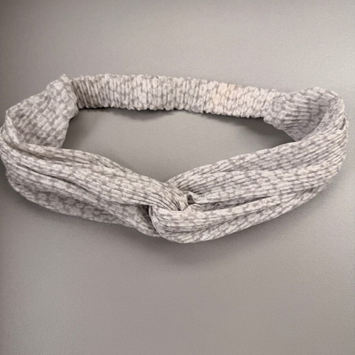 Headband and hair ribbon like new