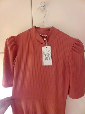 φόρεμα Ths καινούριο