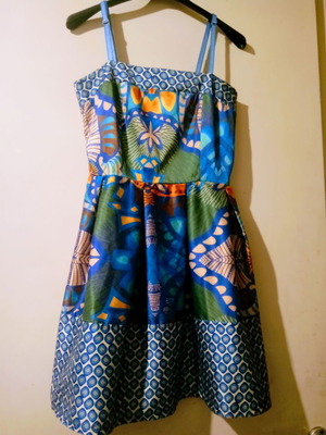 Youth dress small like new, blue multicolor