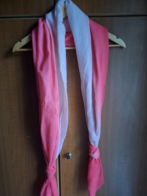 Stradivarius pink scarf like new