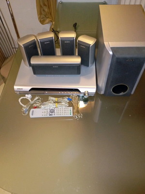 Sony домашна кино система HCD-DZ110 като нова