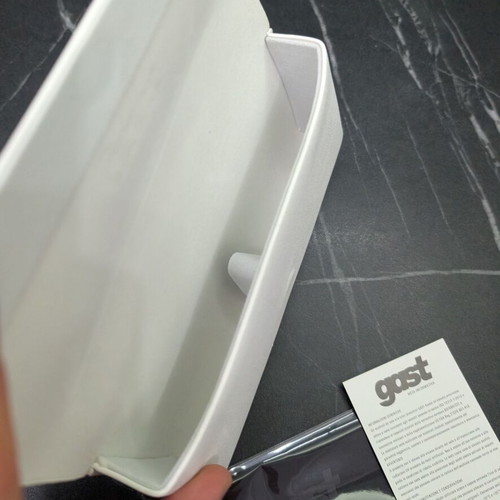 Gast sunglasses case new white with cleaning cloth