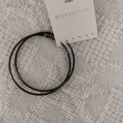 Earrings new black color