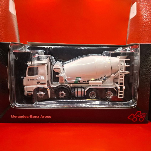 Collectible Mercedes-Benz Arocs 8x4 Concrete Mixer 1:50 new