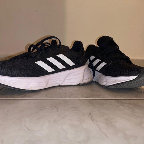 Adidas black athletic shoes like new, size 38.5