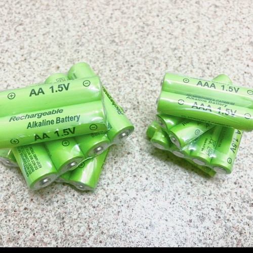 Rechargeable AA and AAA Ni-MH Batteries 1.2V New with Charger Gift