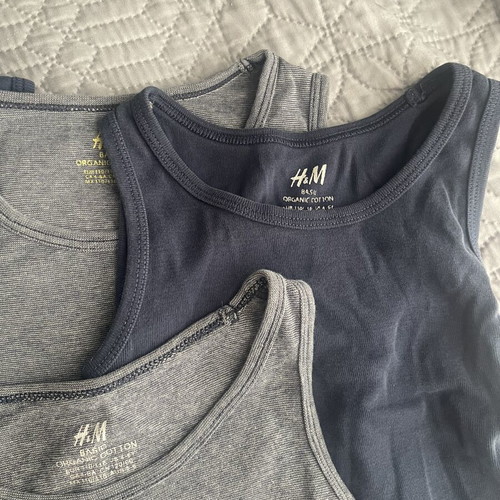Children's T-shirts H&M and Marcs & Spencer like new, pack of 6, size 110 cm