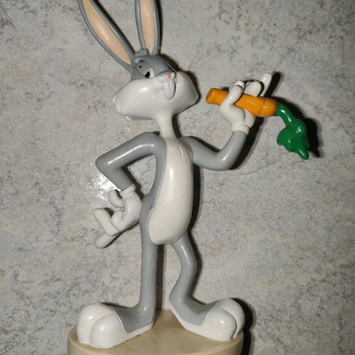 Deagostini Looney Tunes Bugs Bunny figure with carrot used