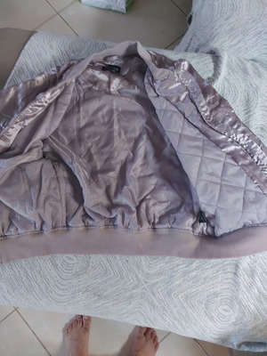 Jacket new, very good fit and warm, size M