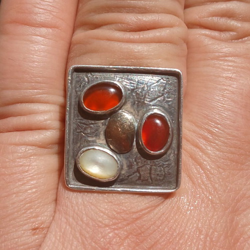 925 silver ring with 585 detail, carnelian and moonstone, 17 mm