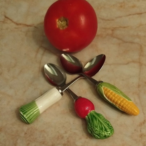 Spoons with Ceramic Vegetable Handles like new, set of 3 for dips