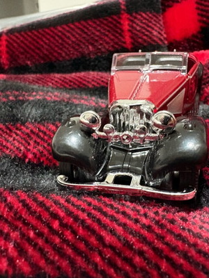 Miniature vehicle new, red