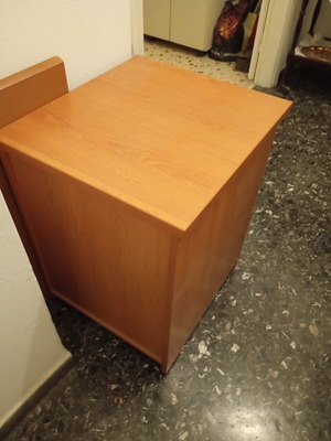 Shelf bedside table with wheels like new