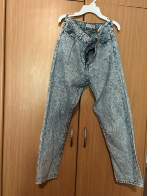 Mom fit jeans Bershka size M 38 10 blue like new