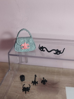 Monster High Rochelle Goyle accessories, 3D printed and handpainted