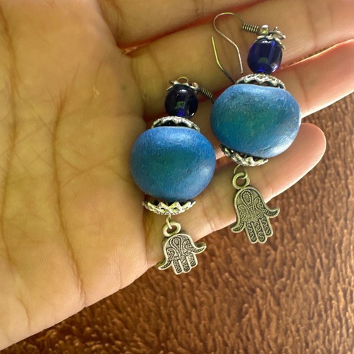 Dangling earrings unused