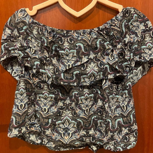 Bsb top with uncovered shoulders like new