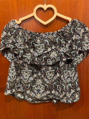 Bsb top with uncovered shoulders like new