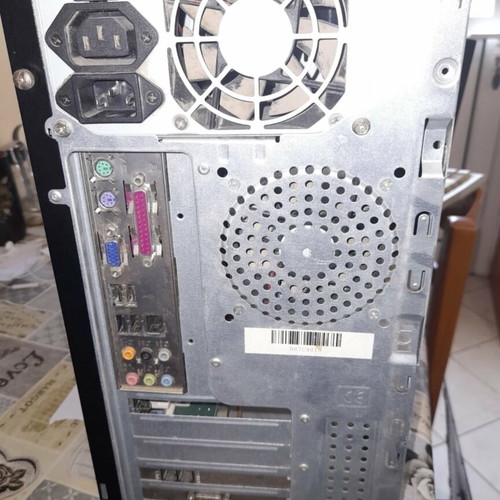 Pentium 4 desktop computer with Acer monitor, keyboard and speakers