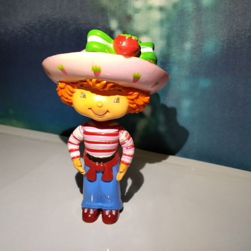 Strawberry Shortcake 2004 vintage figure Bandai used with articulated arms