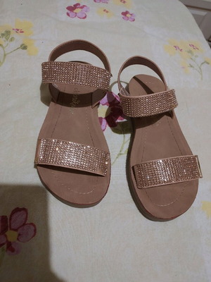 Girls' sandals size 30 like new, rose gold color