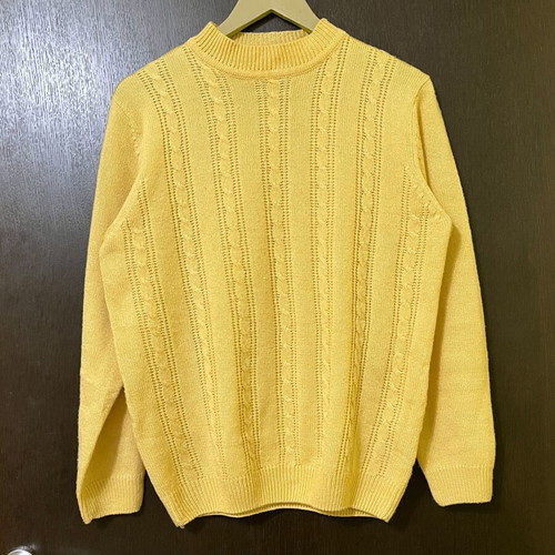 Mockneck yellow knit sweater like new