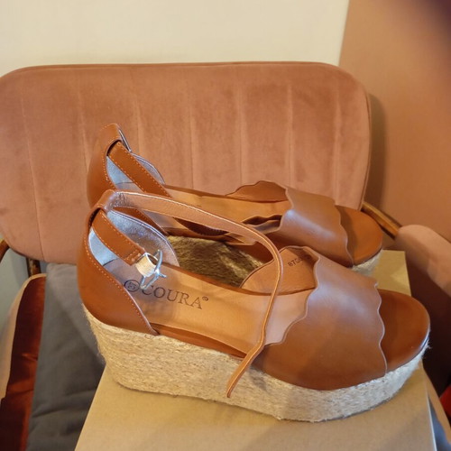 Platform sandals size 37 new, genuine leather, 8.5 cm heel, brown