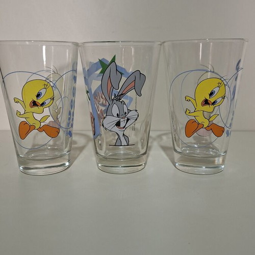 Looney Tunes glass set of 3 like new