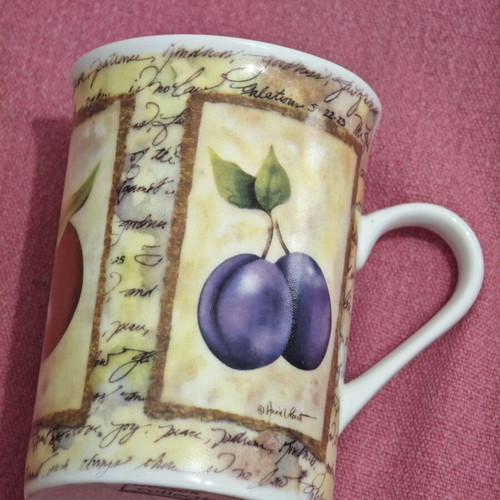 Set of 5 cups new