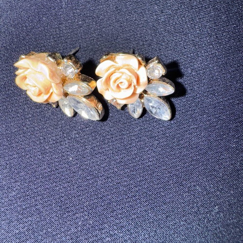 Earrings with rose flowers like new, pink