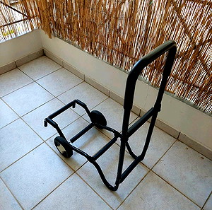 Καροτσάκι μεταφοράς κρεβατιού βαλίτσας της αισθητικής . Είναι πολύ πρακτικό και σε άριστη κατάσταση