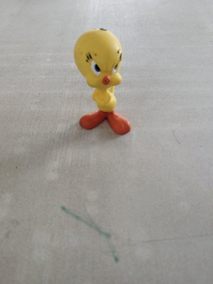 Tweety used 2000