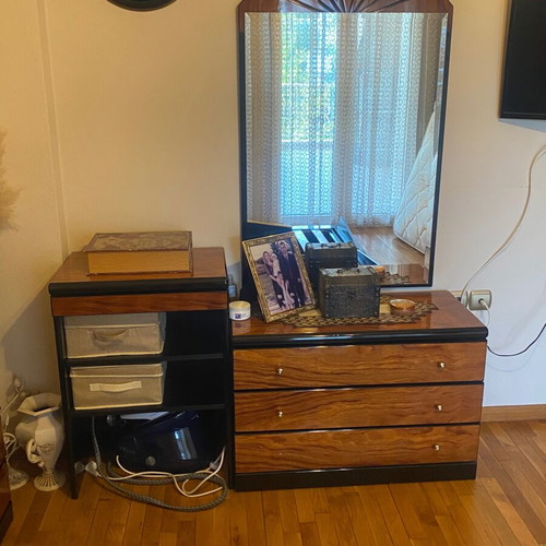 Bedroom set with bed, 2 nightstands, dresser, mirror and vanity, cherry wood