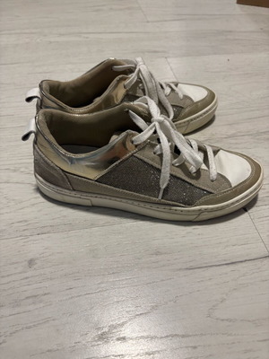 Rococo women's sneaker in good condition, size 39, white and gold