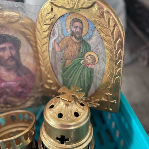 Wall icon stands new, pack of 4 with lamp