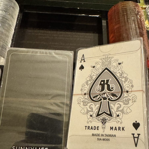 Sunnylife Holiday Poker Set Limited Edition new