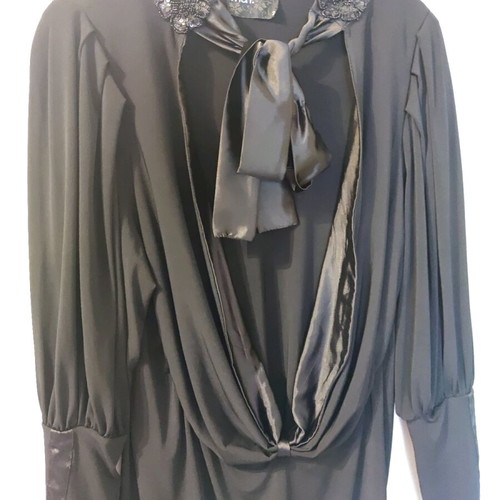 Mat dress black like new, size 2-large with open back